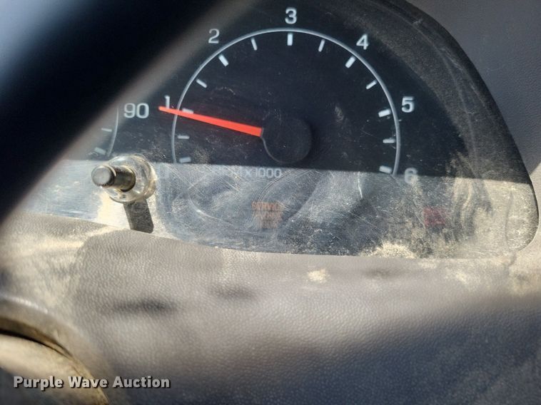 image for item LS9686 2001 Ford F350 Super Duty XL  Crew Cab utility bed pickup truck