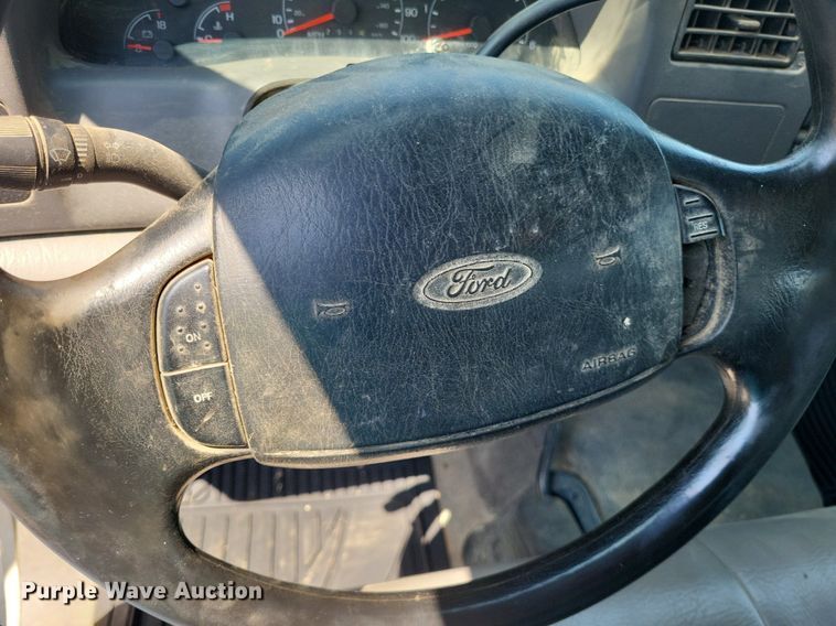 image for item LS9686 2001 Ford F350 Super Duty XL  Crew Cab utility bed pickup truck