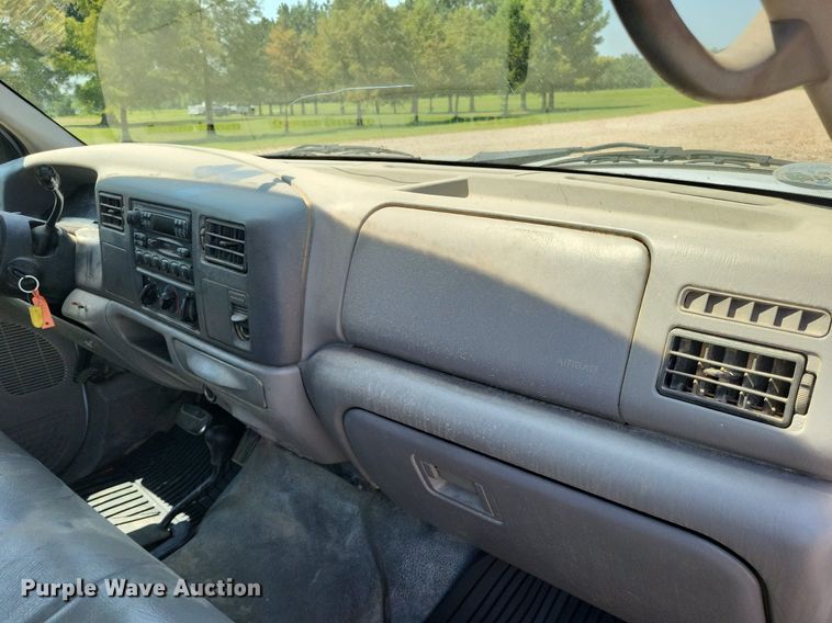 image for item LS9686 2001 Ford F350 Super Duty XL  Crew Cab utility bed pickup truck