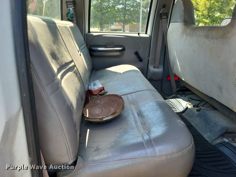 image for item LS9686 2001 Ford F350 Super Duty XL  Crew Cab utility bed pickup truck