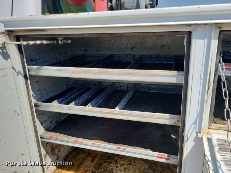 image for item LS9686 2001 Ford F350 Super Duty XL  Crew Cab utility bed pickup truck