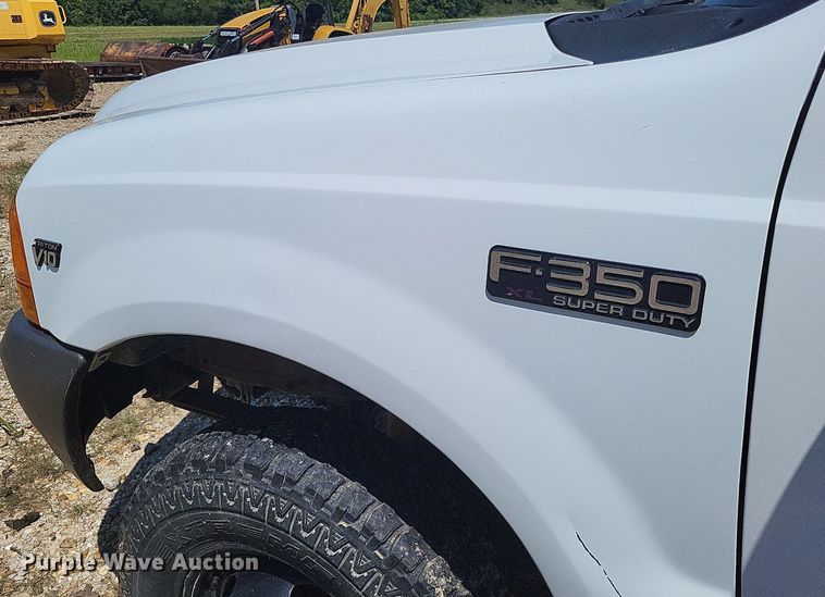 image for item LS9686 2001 Ford F350 Super Duty XL  Crew Cab utility bed pickup truck