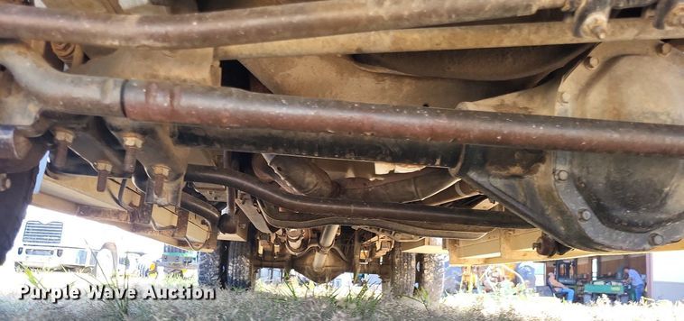 image for item LS9686 2001 Ford F350 Super Duty XL  Crew Cab utility bed pickup truck