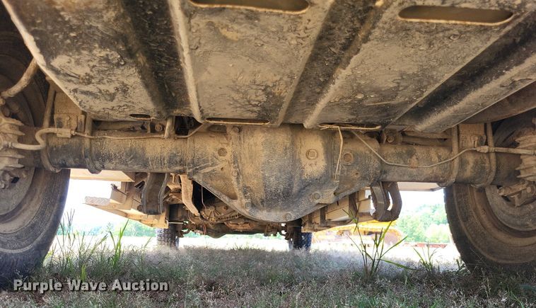 image for item LS9686 2001 Ford F350 Super Duty XL  Crew Cab utility bed pickup truck