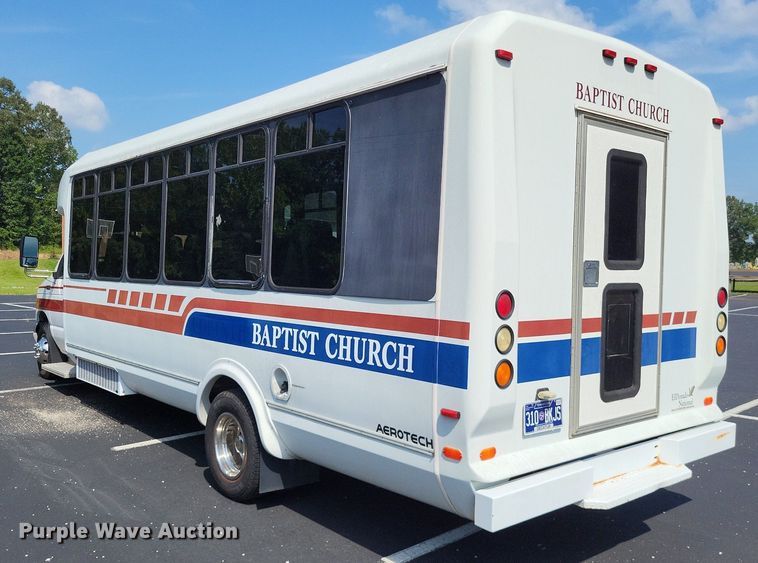 image for item LS9691 2003  Ford E450 Super Duty  shuttle bus