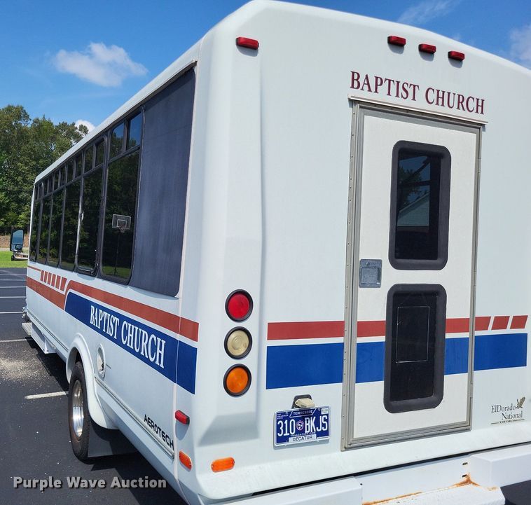 image for item LS9691 2003  Ford E450 Super Duty  shuttle bus