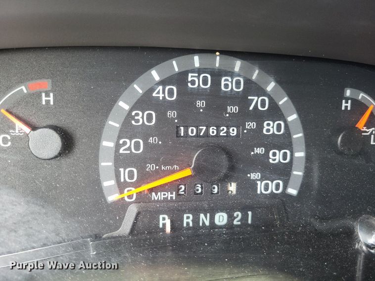 image for item LS9691 2003  Ford E450 Super Duty  shuttle bus