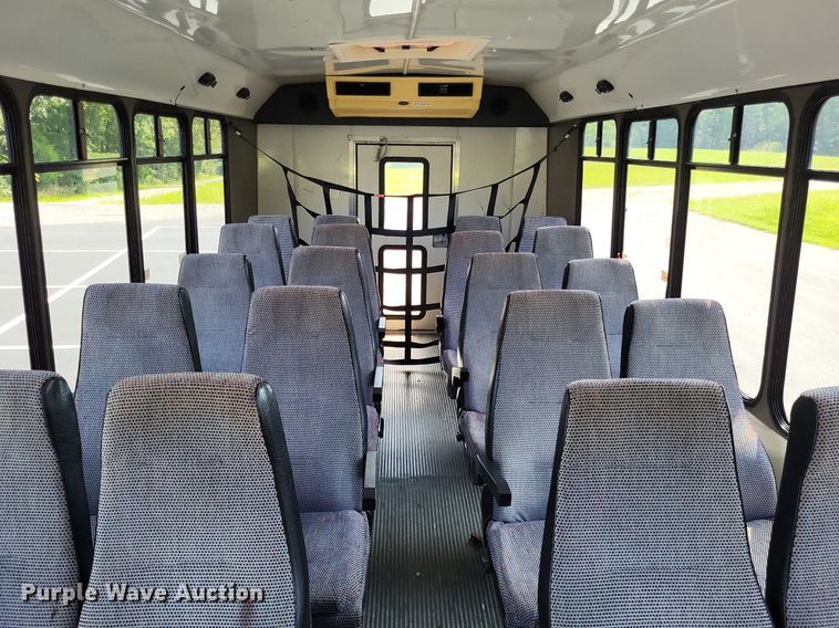 image for item LS9691 2003  Ford E450 Super Duty  shuttle bus