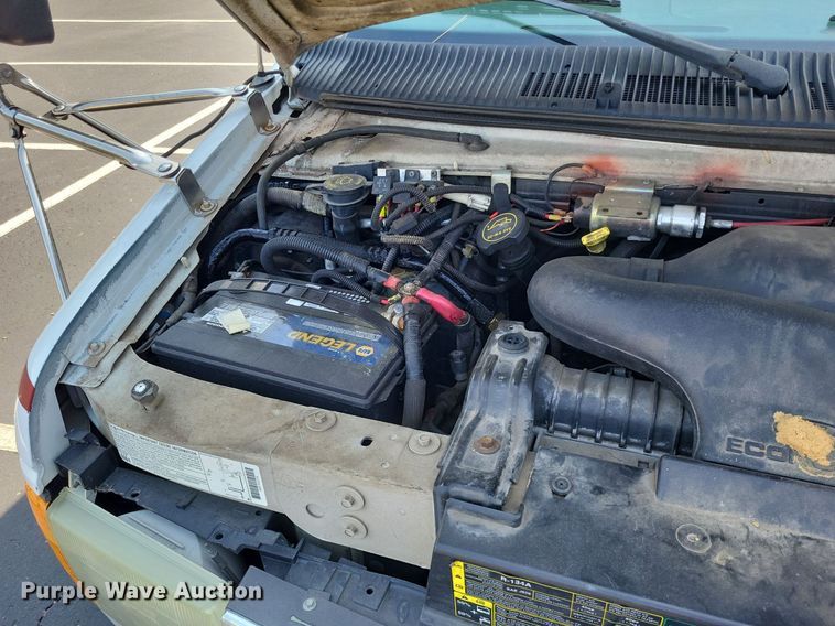 image for item LS9691 2003  Ford E450 Super Duty  shuttle bus