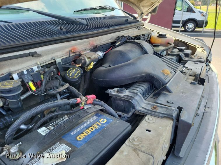 image for item LS9691 2003  Ford E450 Super Duty  shuttle bus