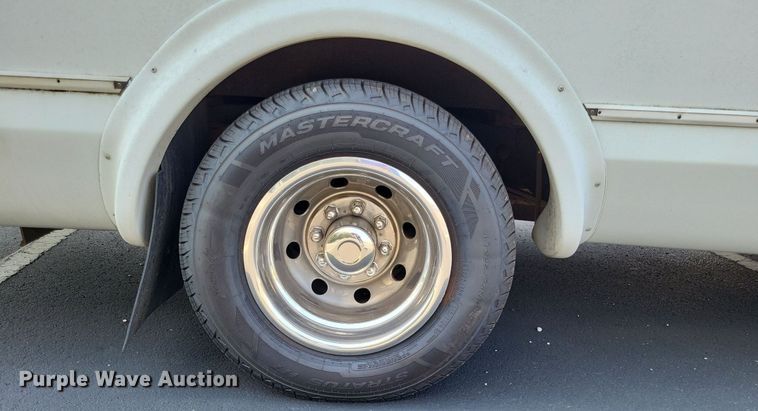 image for item LS9691 2003  Ford E450 Super Duty  shuttle bus