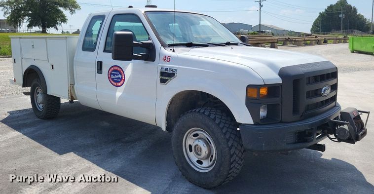 image for item LS9692 2010  Ford F250 Super Duty XL  SuperCab utility bed pickup truck