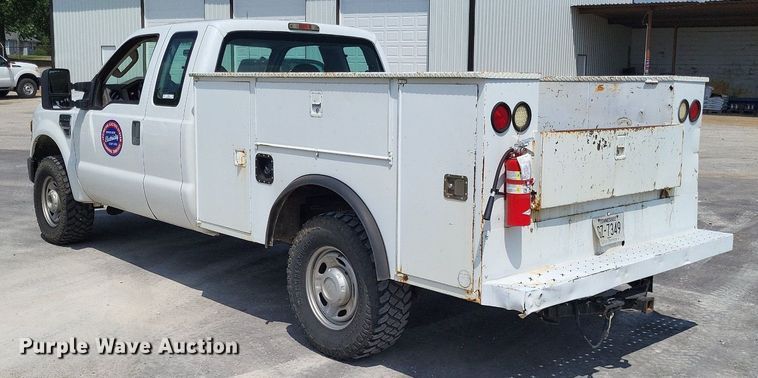image for item LS9692 2010  Ford F250 Super Duty XL  SuperCab utility bed pickup truck