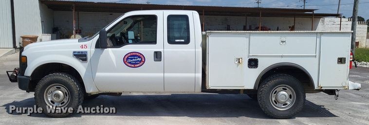 image for item LS9692 2010  Ford F250 Super Duty XL  SuperCab utility bed pickup truck