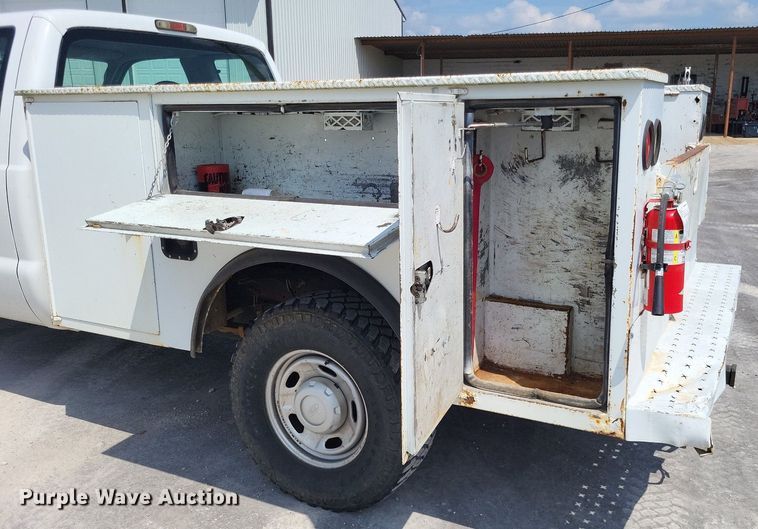 image for item LS9692 2010  Ford F250 Super Duty XL  SuperCab utility bed pickup truck