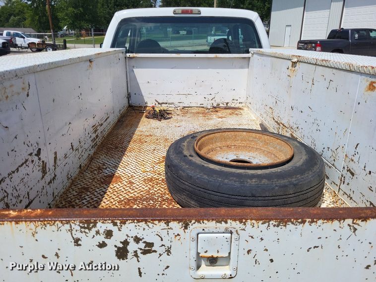 image for item LS9692 2010  Ford F250 Super Duty XL  SuperCab utility bed pickup truck