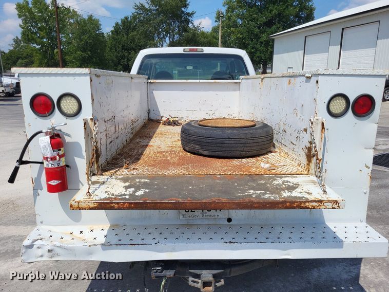 image for item LS9692 2010  Ford F250 Super Duty XL  SuperCab utility bed pickup truck