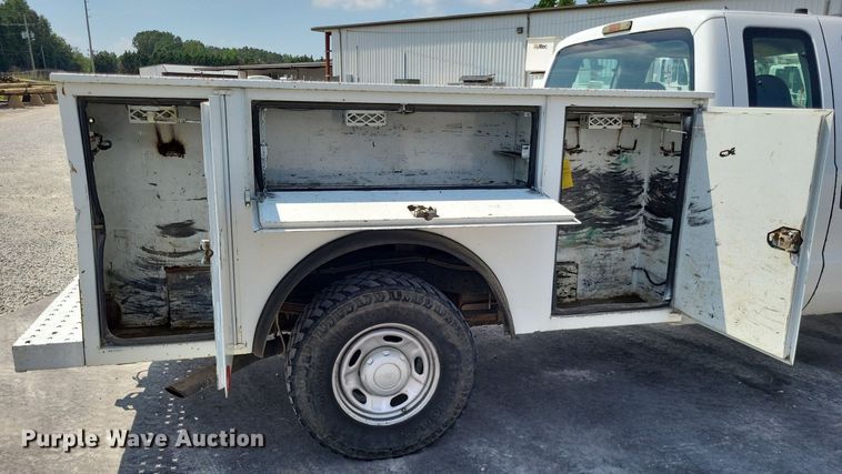 image for item LS9692 2010  Ford F250 Super Duty XL  SuperCab utility bed pickup truck