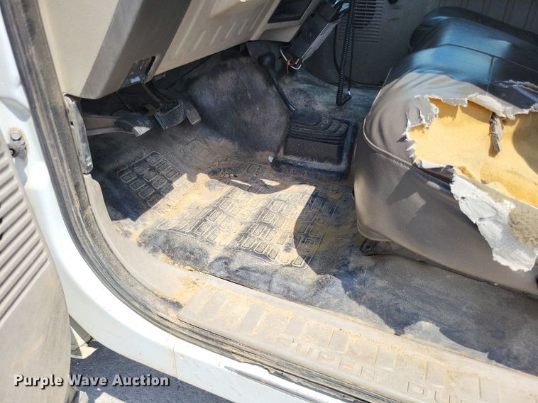 image for item LS9692 2010  Ford F250 Super Duty XL  SuperCab utility bed pickup truck