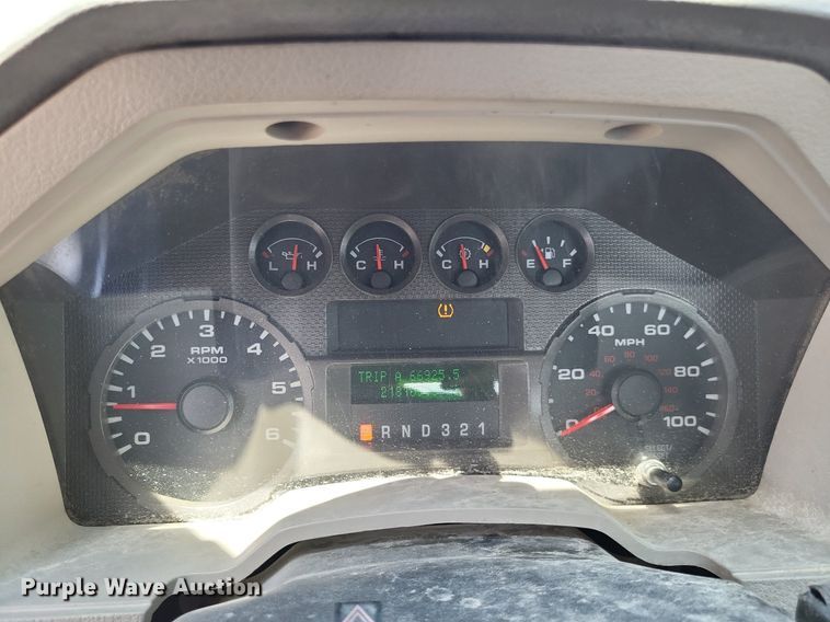 image for item LS9692 2010  Ford F250 Super Duty XL  SuperCab utility bed pickup truck