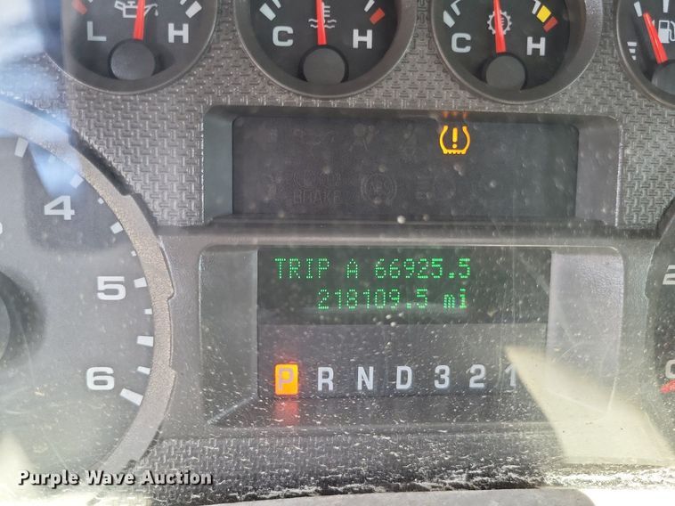 image for item LS9692 2010  Ford F250 Super Duty XL  SuperCab utility bed pickup truck