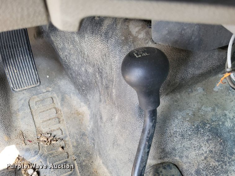 image for item LS9692 2010  Ford F250 Super Duty XL  SuperCab utility bed pickup truck