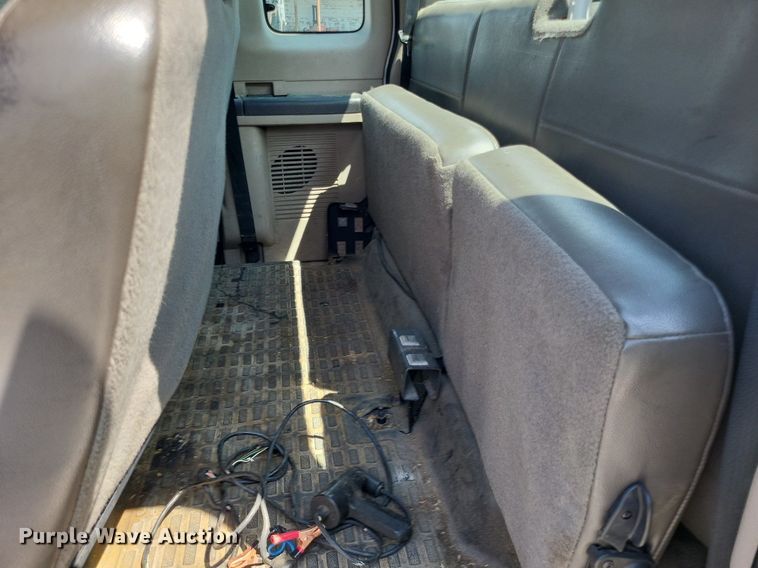 image for item LS9692 2010  Ford F250 Super Duty XL  SuperCab utility bed pickup truck