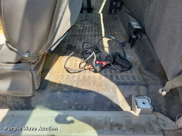 image for item LS9692 2010  Ford F250 Super Duty XL  SuperCab utility bed pickup truck