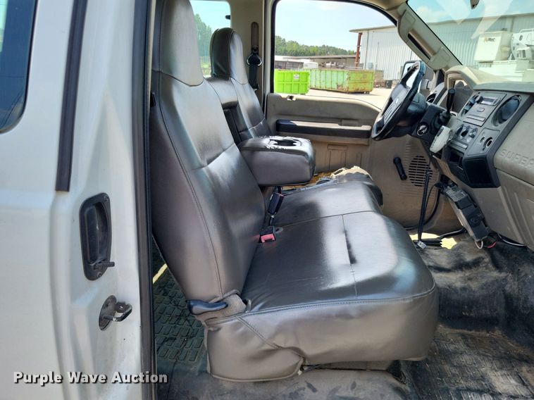 image for item LS9692 2010  Ford F250 Super Duty XL  SuperCab utility bed pickup truck