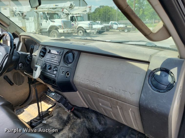 image for item LS9692 2010  Ford F250 Super Duty XL  SuperCab utility bed pickup truck