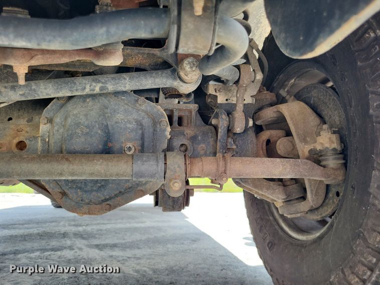 image for item LS9692 2010  Ford F250 Super Duty XL  SuperCab utility bed pickup truck