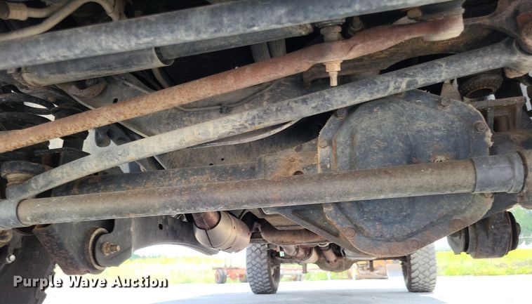 image for item LS9692 2010  Ford F250 Super Duty XL  SuperCab utility bed pickup truck