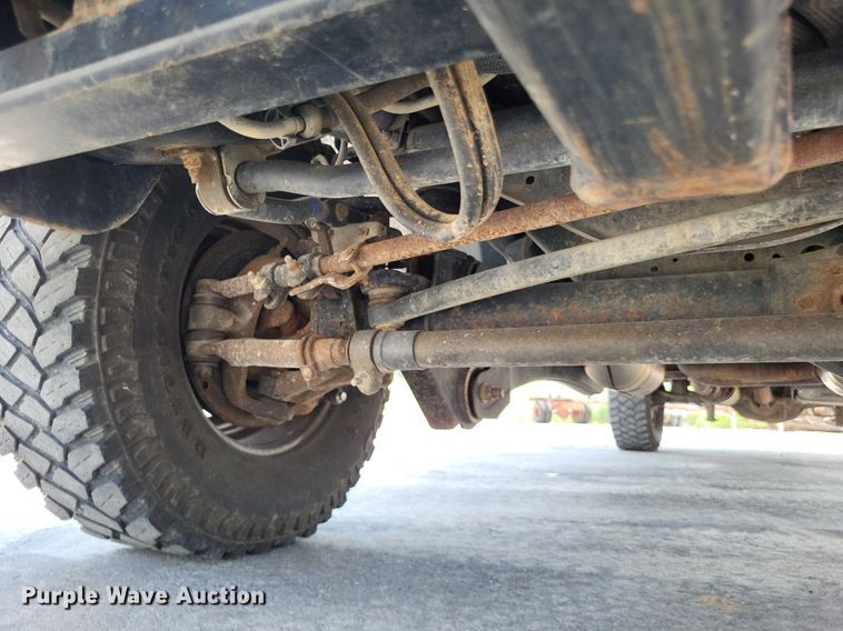 image for item LS9692 2010  Ford F250 Super Duty XL  SuperCab utility bed pickup truck