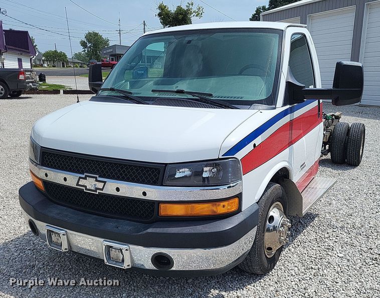 image for item LS9696 2016 Chevrolet 4500  van cab and chassis