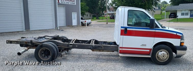 image for item LS9696 2016 Chevrolet 4500  van cab and chassis