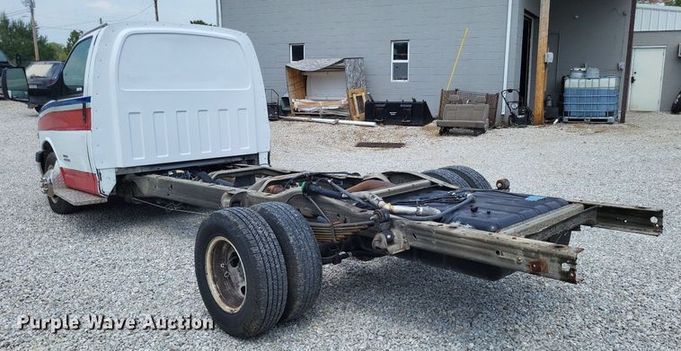image for item LS9696 2016 Chevrolet 4500  van cab and chassis