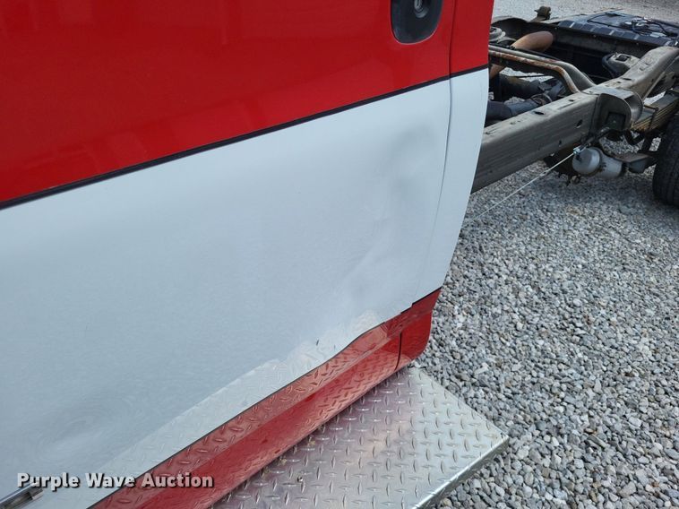 image for item LS9696 2016 Chevrolet 4500  van cab and chassis