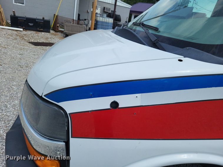 image for item LS9696 2016 Chevrolet 4500  van cab and chassis