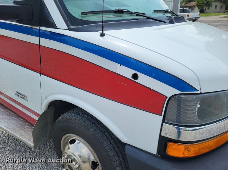 image for item LS9696 2016 Chevrolet 4500  van cab and chassis