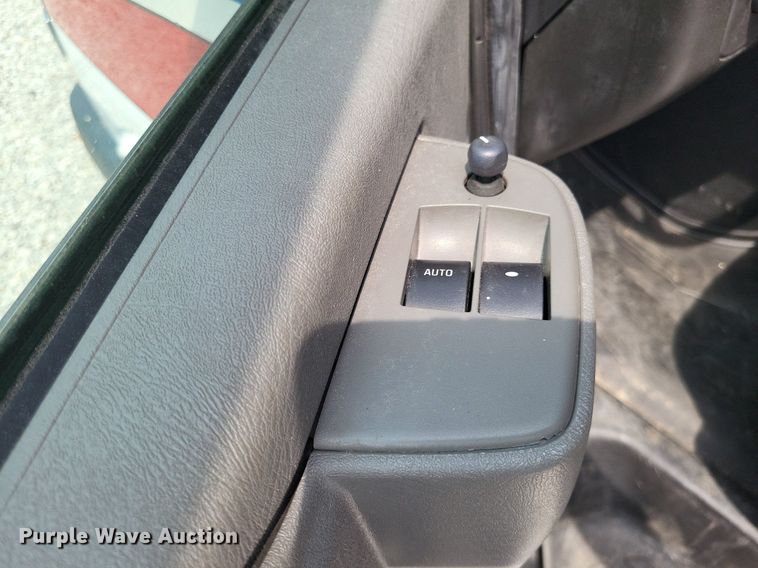 image for item LS9696 2016 Chevrolet 4500  van cab and chassis