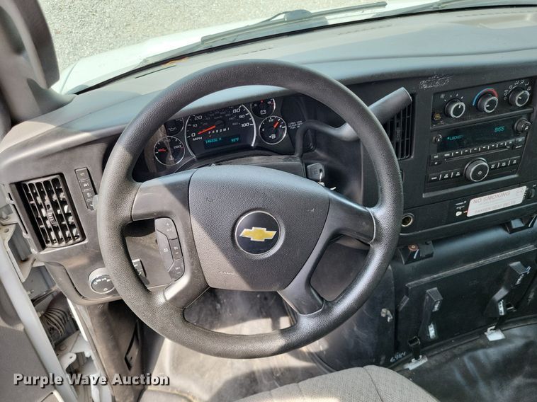 image for item LS9696 2016 Chevrolet 4500  van cab and chassis