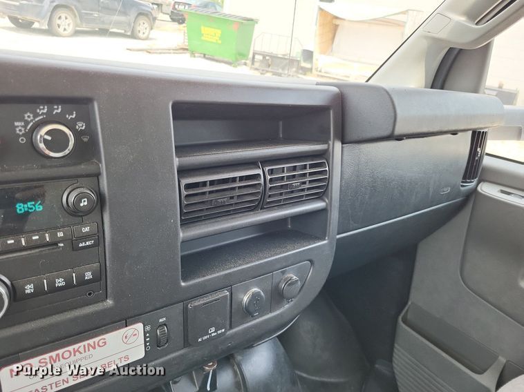 image for item LS9696 2016 Chevrolet 4500  van cab and chassis