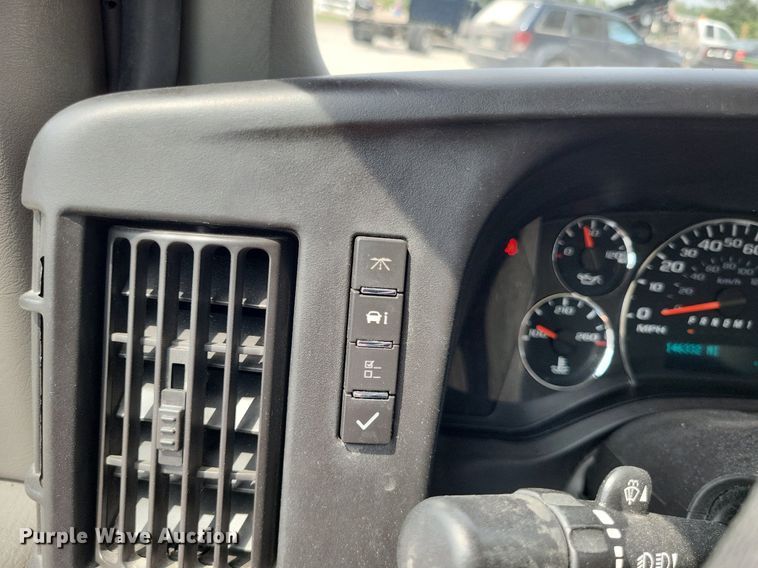 image for item LS9696 2016 Chevrolet 4500  van cab and chassis