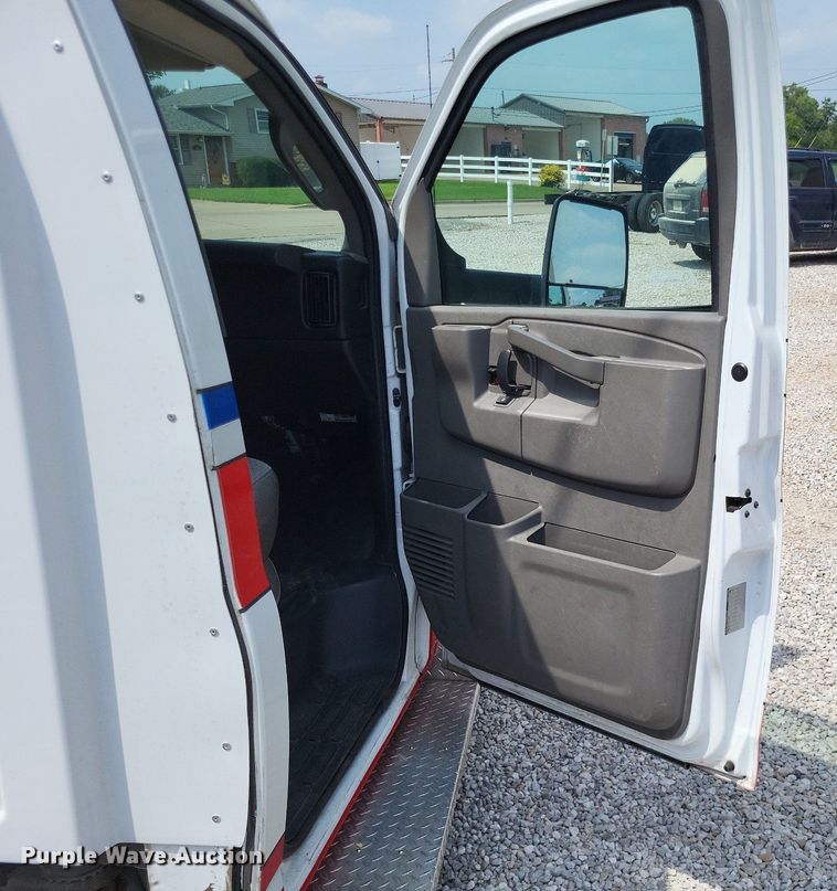 image for item LS9696 2016 Chevrolet 4500  van cab and chassis