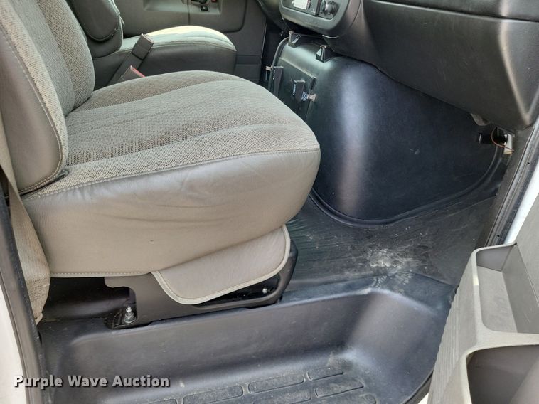 image for item LS9696 2016 Chevrolet 4500  van cab and chassis