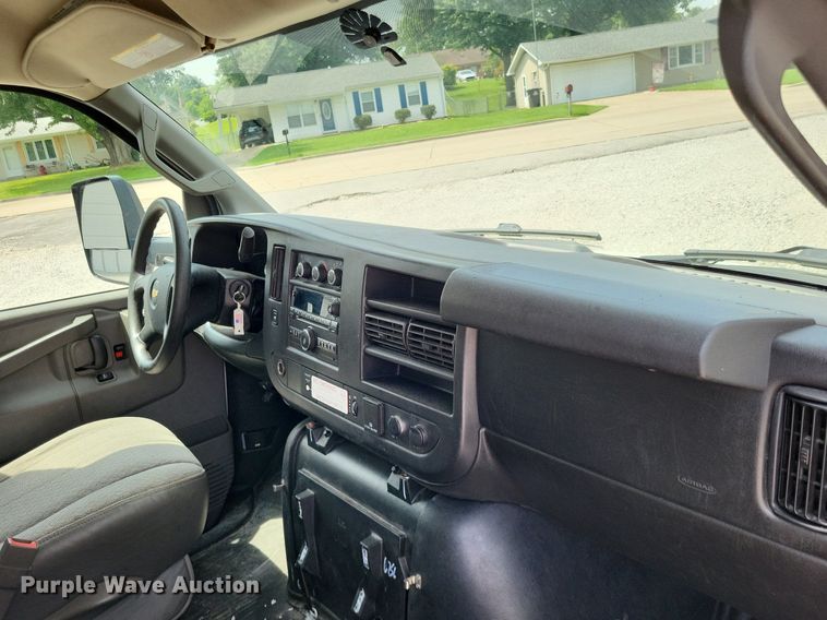 image for item LS9696 2016 Chevrolet 4500  van cab and chassis