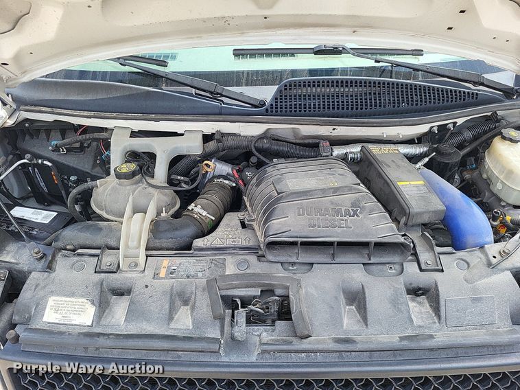 image for item LS9696 2016 Chevrolet 4500  van cab and chassis