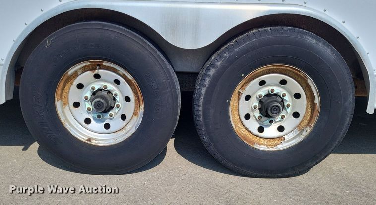 image for item LS9698 2006 Featherlite 4926-8628  enclosed cargo trailer