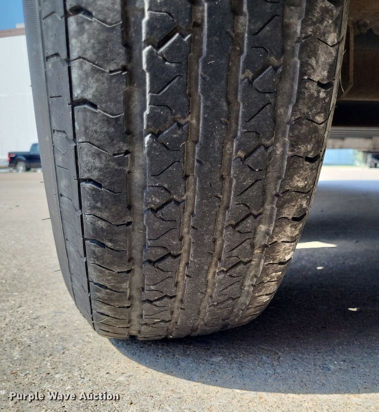 image for item LS9698 2006 Featherlite 4926-8628  enclosed cargo trailer