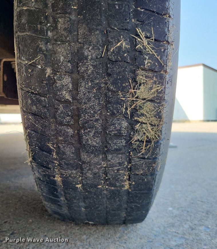 image for item LS9698 2006 Featherlite 4926-8628  enclosed cargo trailer